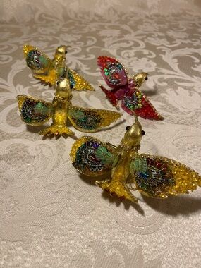 4 clip on Gold and 1 Red  Decorative sequined Hummingbird Ornaments Wings
